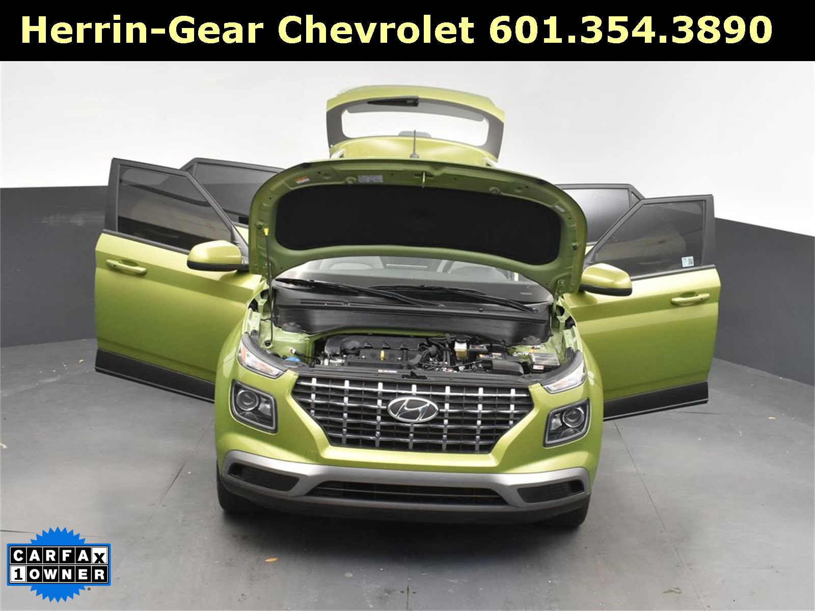2024 Green Apple Hyundai Venue SEL FWD SUV