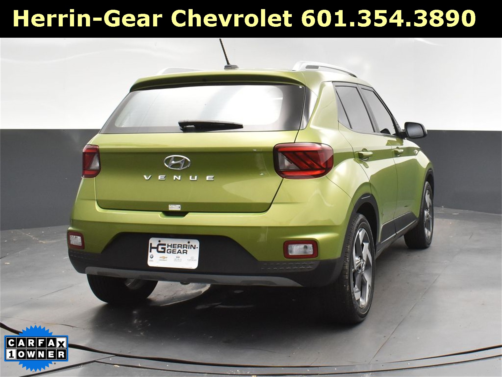 2024 Green Apple Hyundai Venue SEL FWD SUV