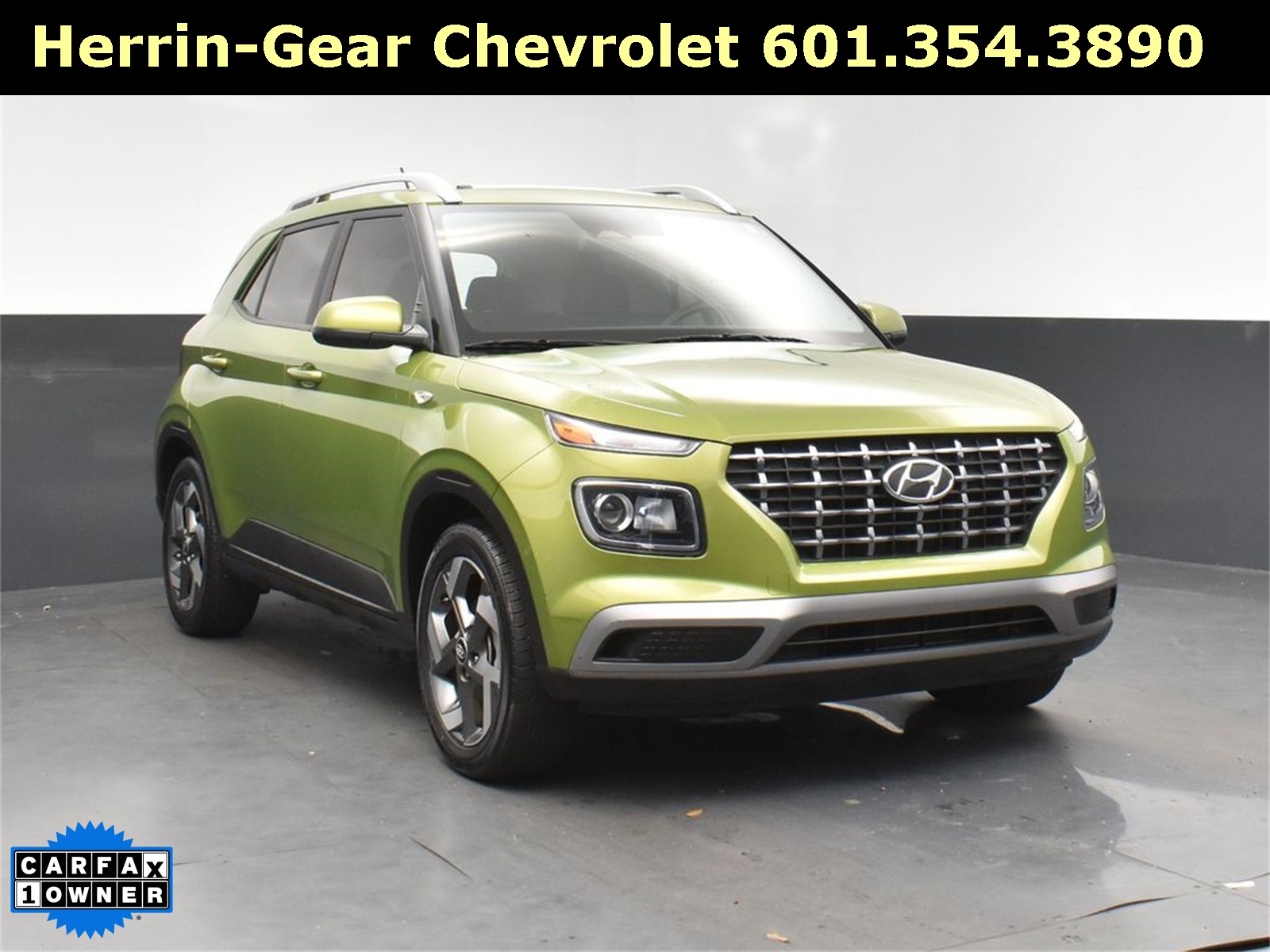 2024 Green Apple Hyundai Venue SEL FWD SUV