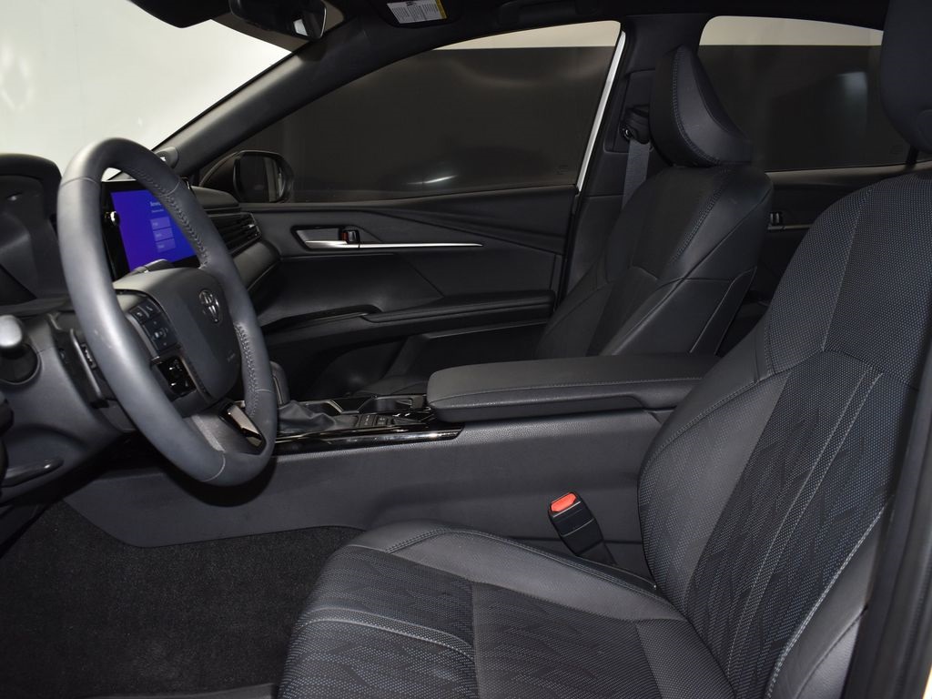 2025 Pearl Toyota Camry XSE FWD Sedan
