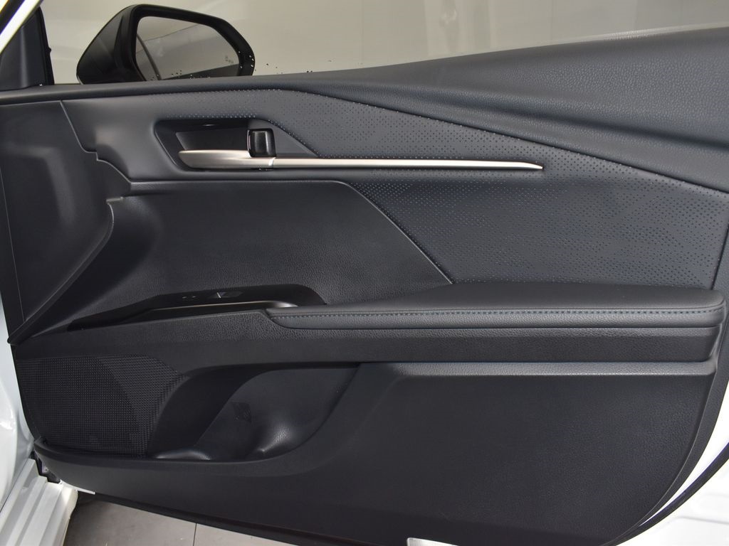 2025 Pearl Toyota Camry XSE FWD Sedan