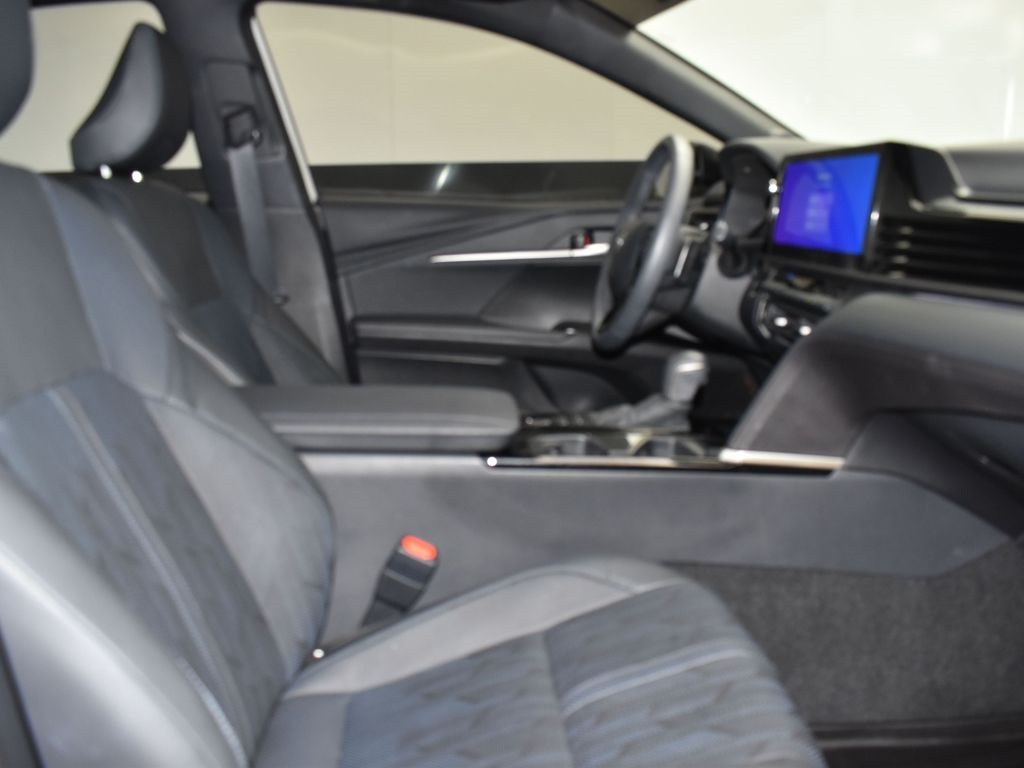 2025 Pearl Toyota Camry XSE FWD Sedan