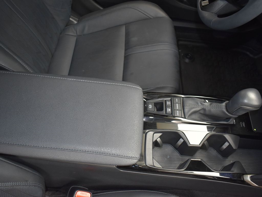 2025 Pearl Toyota Camry XSE FWD Sedan