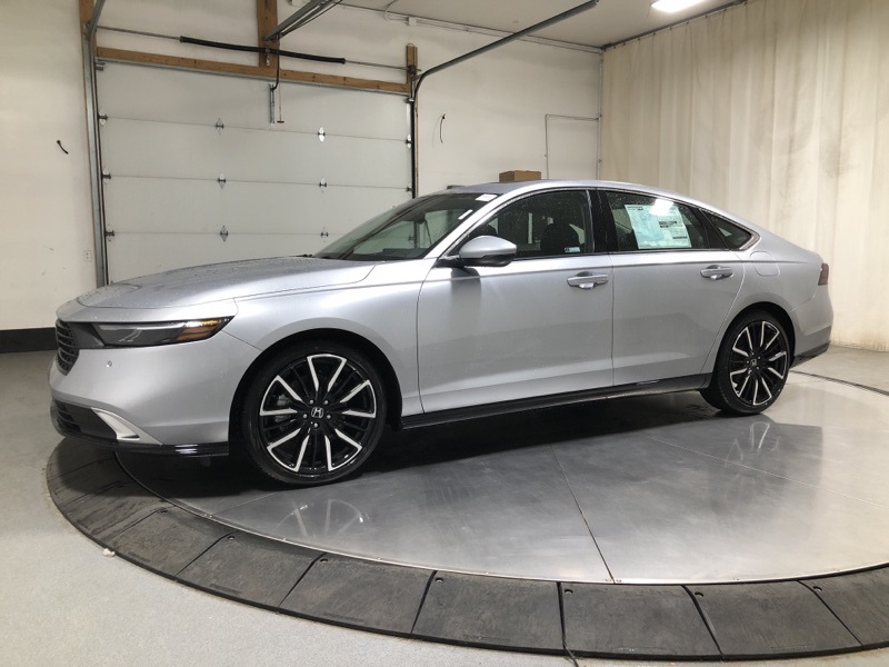 2025 Honda Accord Hybrid Touring photo 4