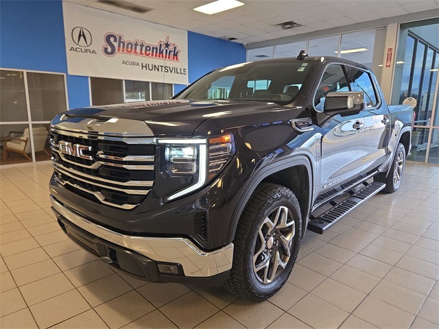 2025 GMC Sierra 1500 SLT's photo