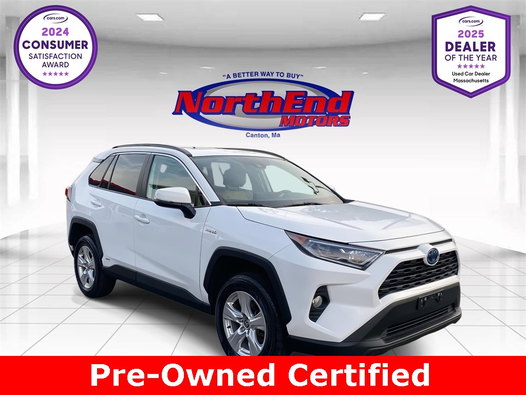 2021 Super White Toyota RAV4 XLE SUV