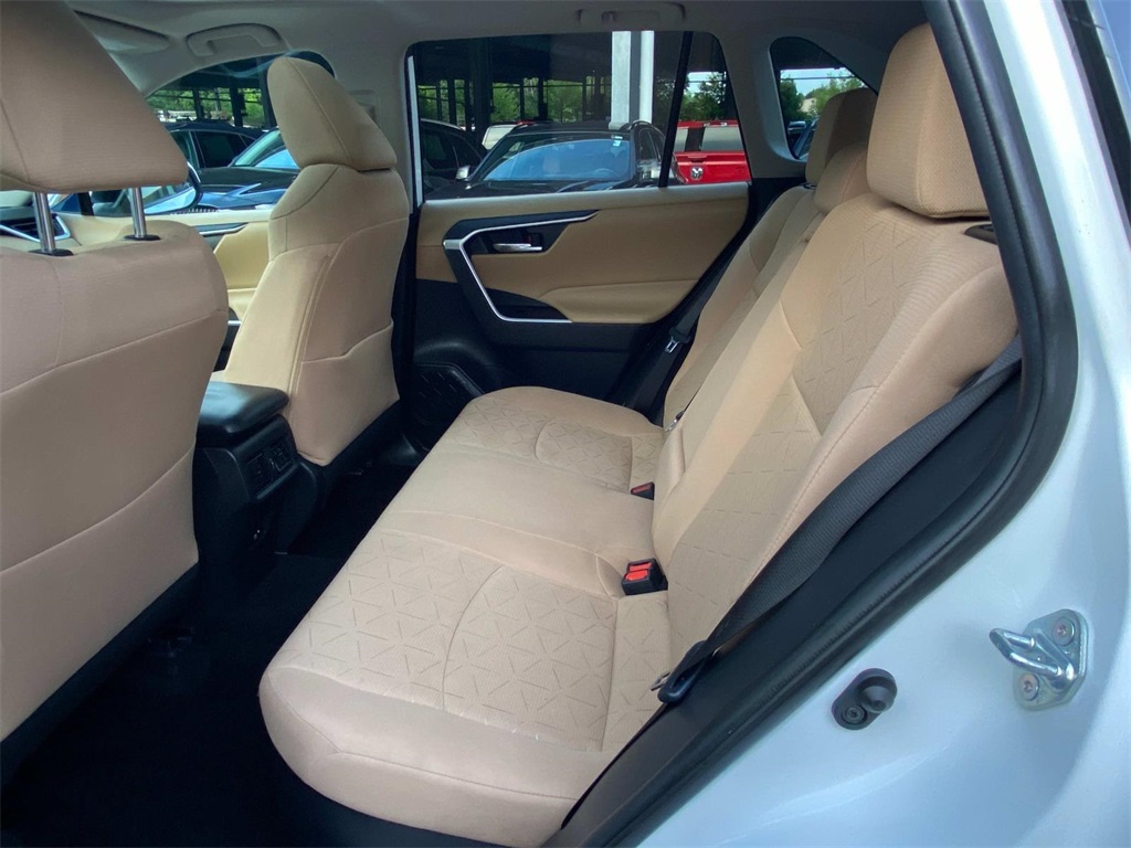 2021 Toyota RAV4 XLE photo 15