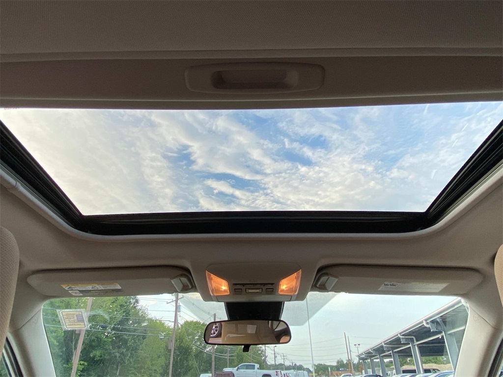 2021 Toyota RAV4 XLE photo 18