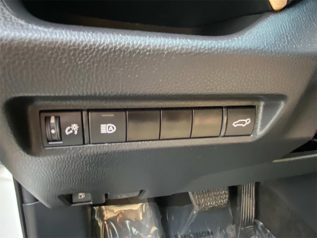 2021 Toyota RAV4 XLE photo 22