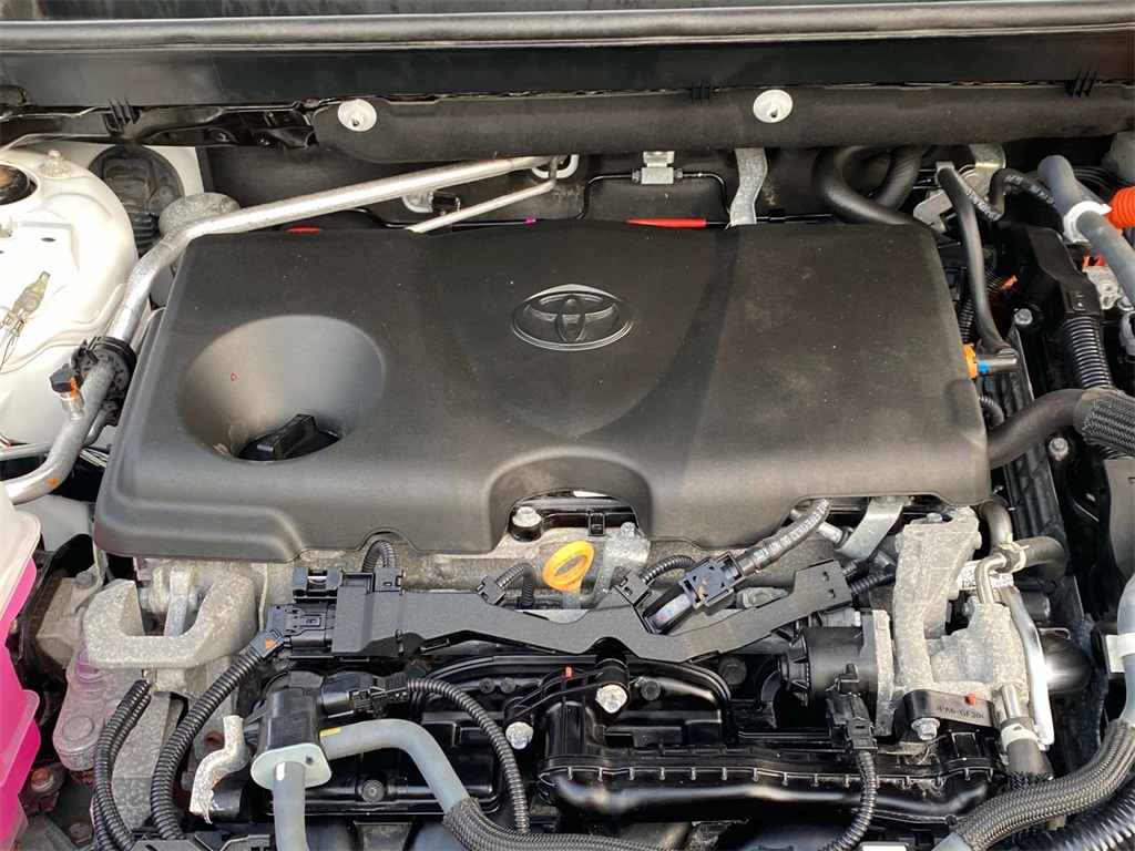 2021 Toyota RAV4 XLE photo 24