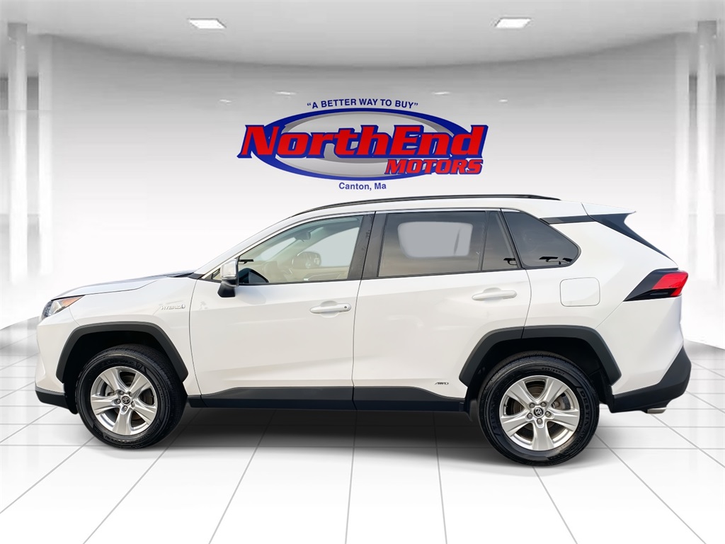 2021 Toyota RAV4 XLE photo 4