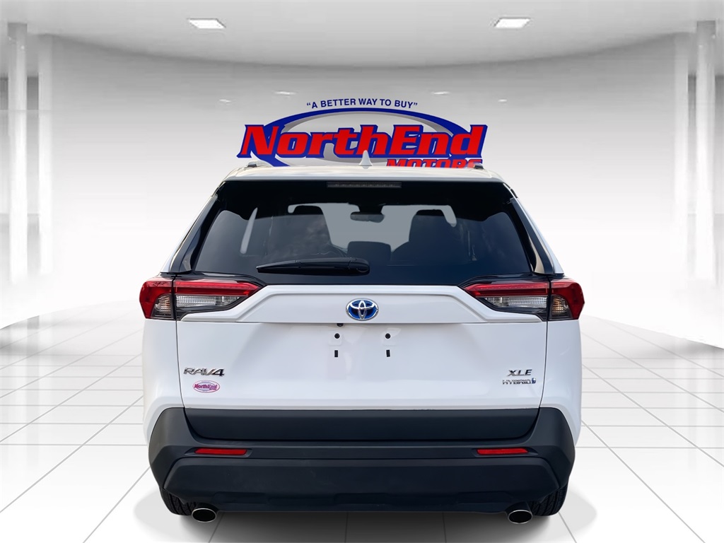 2021 Toyota RAV4 XLE photo 6