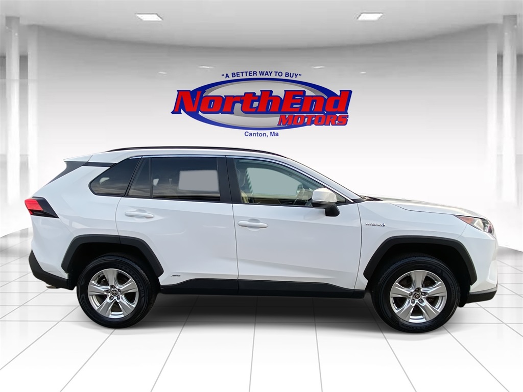 2021 Toyota RAV4 XLE photo 8