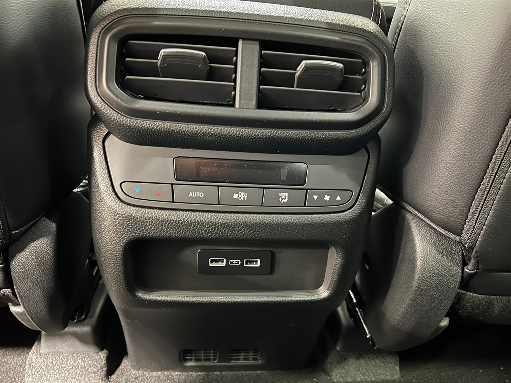 2025 Honda Pilot EX-L SUV AWD 29