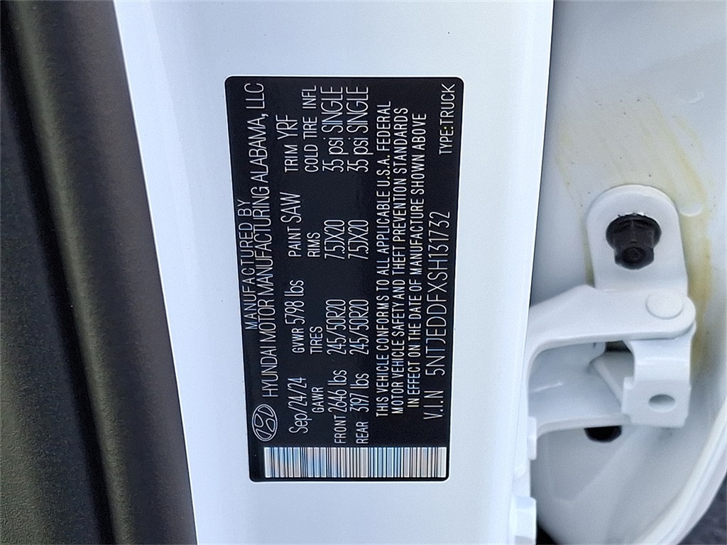 used 2025 Hyundai Santa Cruz car, priced at $36,850