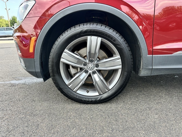 2020 Cardinal Red Metallic Volkswagen Tiguan 2.0T SEL AWD SUV