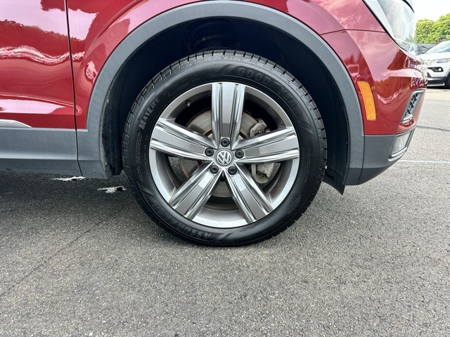 2020 Cardinal Red Metallic Volkswagen Tiguan 2.0T SEL AWD SUV