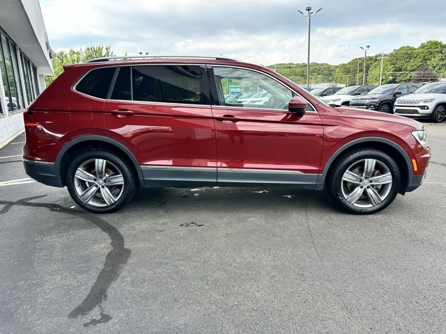 2020 Cardinal Red Metallic Volkswagen Tiguan 2.0T SEL AWD SUV