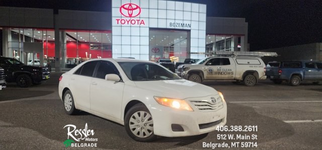 2010 Toyota Camry LE's photo