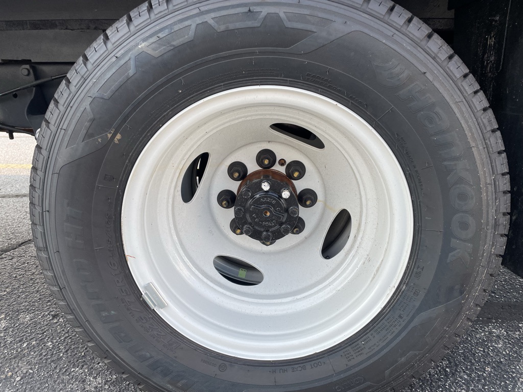 2024 Ford E-450 photo 4