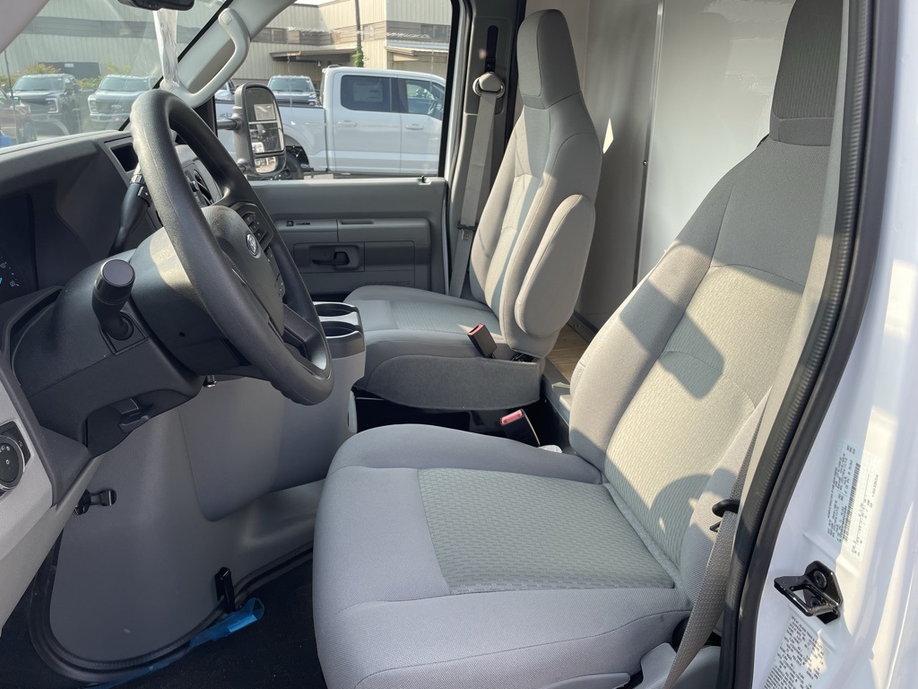 2024 Ford E-450 photo 5