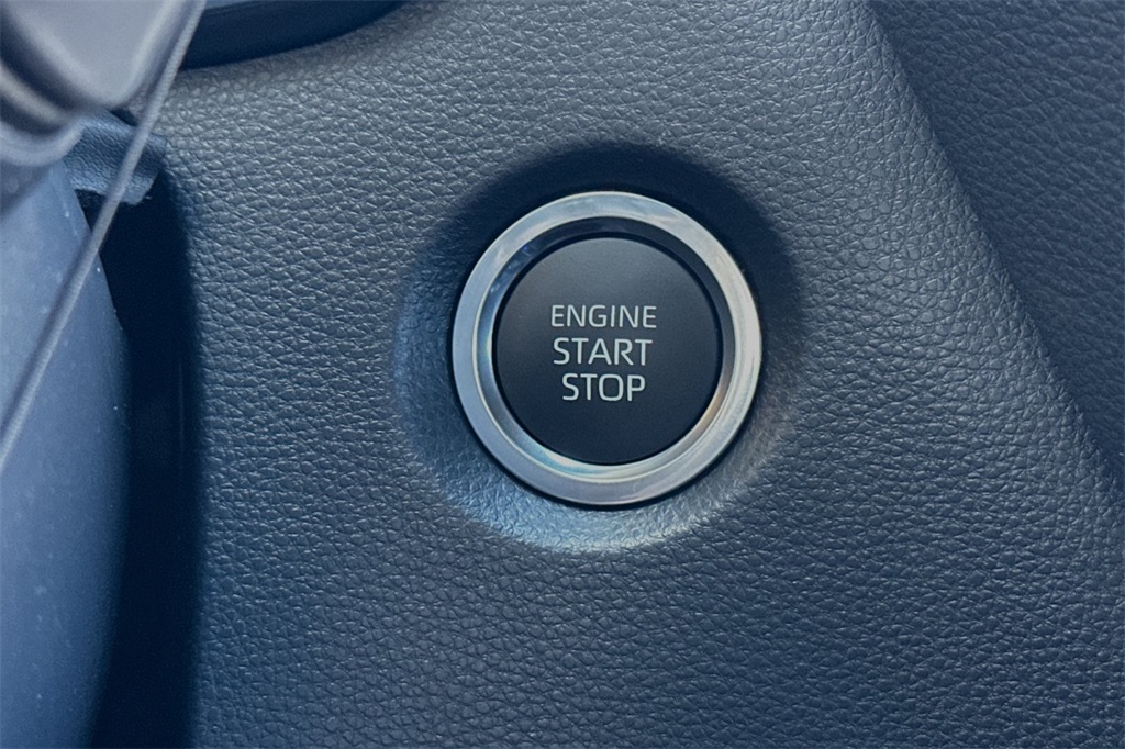 2025 Toyota Corolla SE photo 17