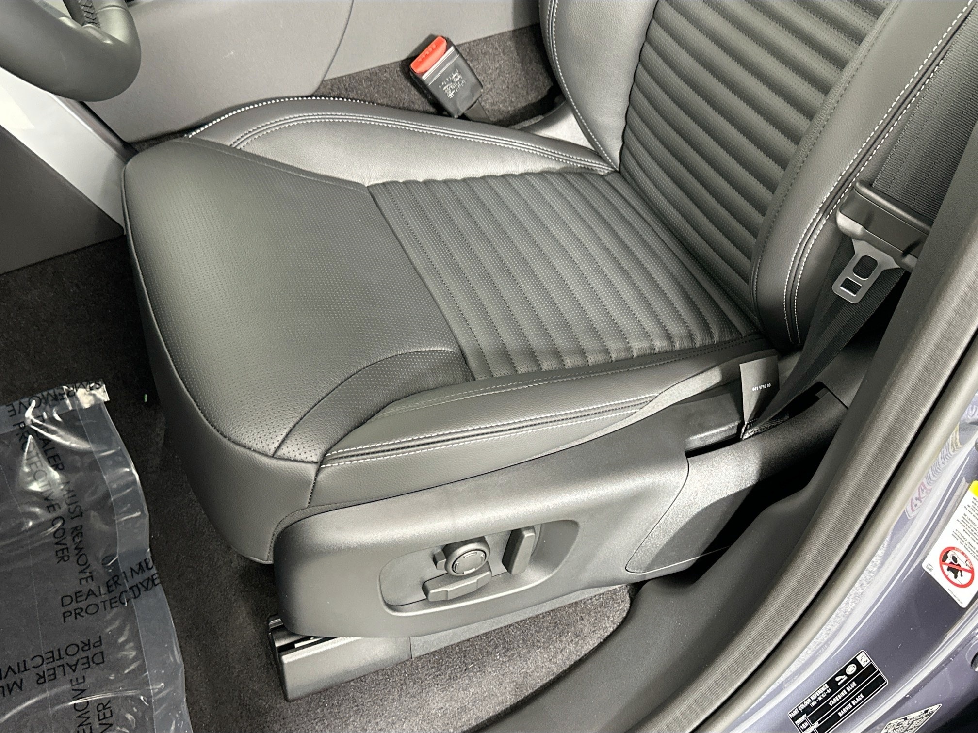 new 2026 Land Rover Discovery car, priced at $75,281