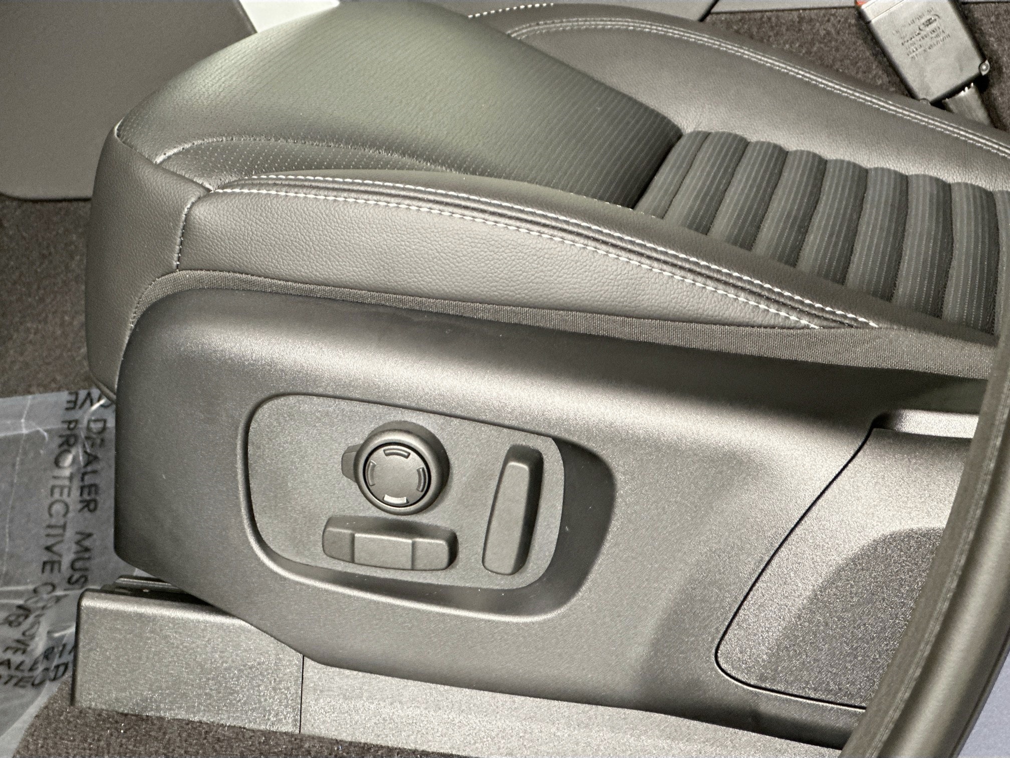 new 2026 Land Rover Discovery car, priced at $75,281