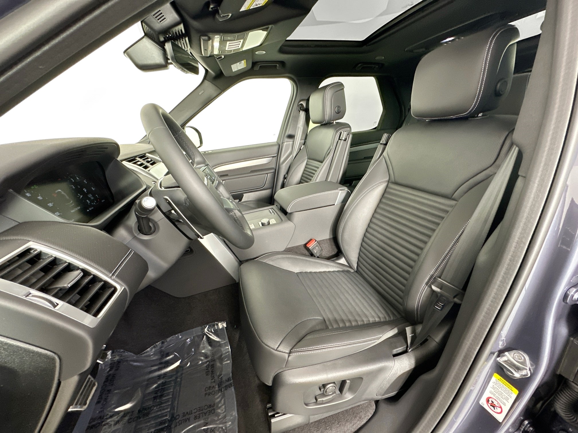 new 2026 Land Rover Discovery car, priced at $75,281