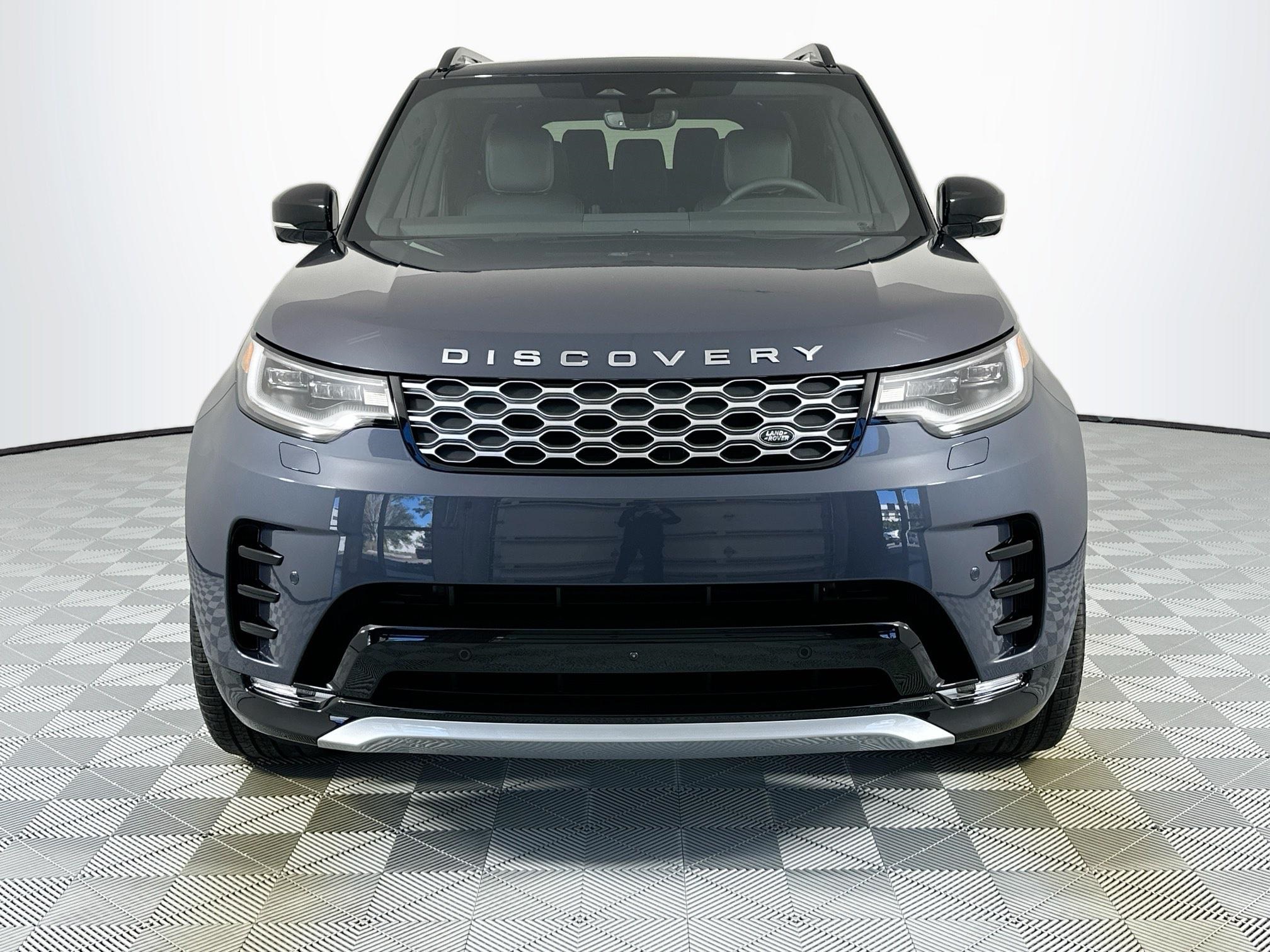new 2026 Land Rover Discovery car, priced at $75,281