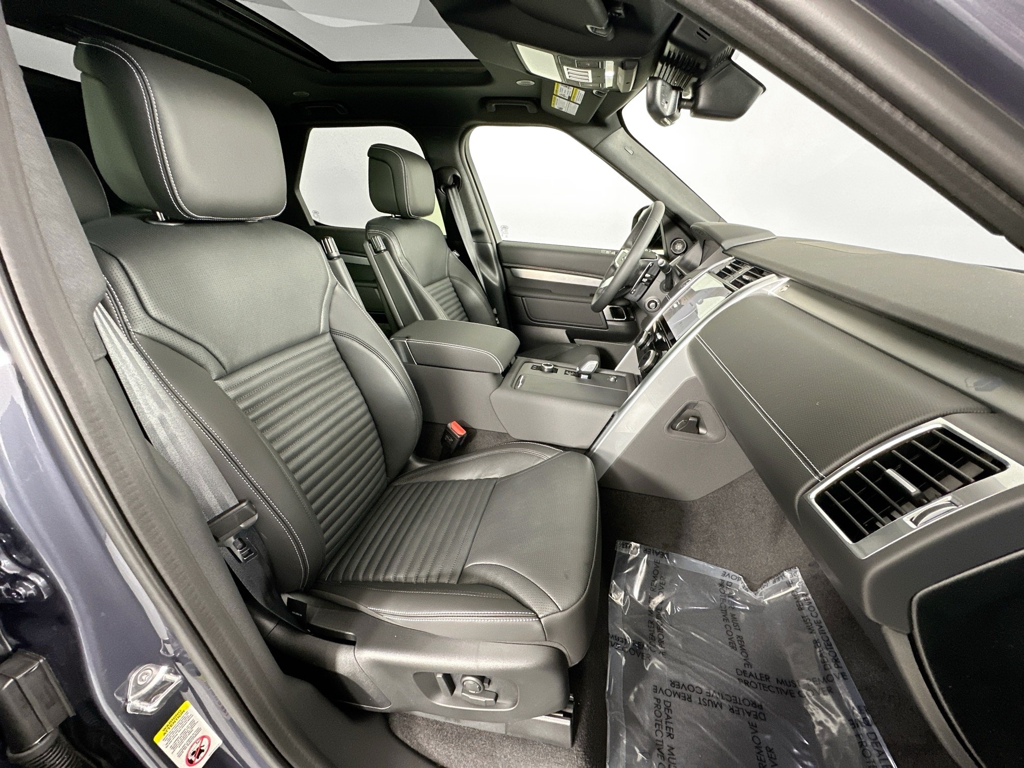 new 2026 Land Rover Discovery car, priced at $75,281