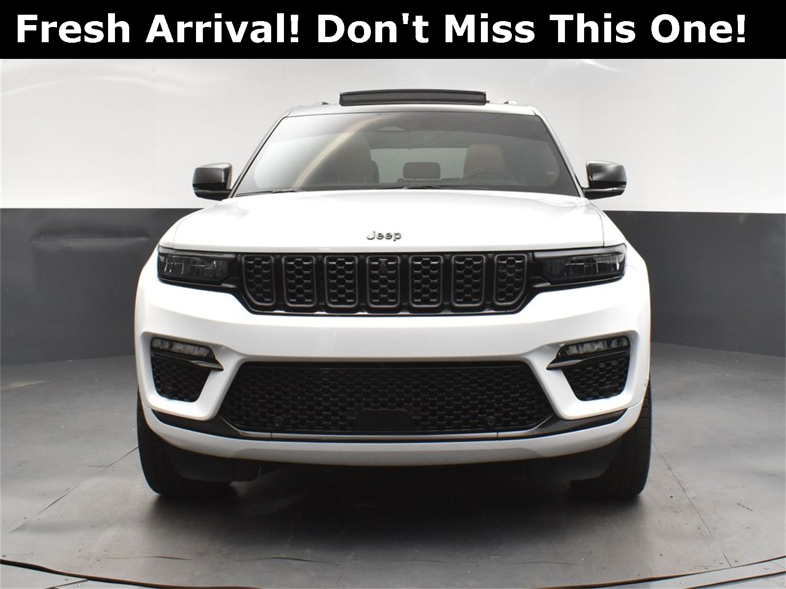 2024 Bright White Clearcoat Jeep Grand Cherokee Summit 4X4 SUV