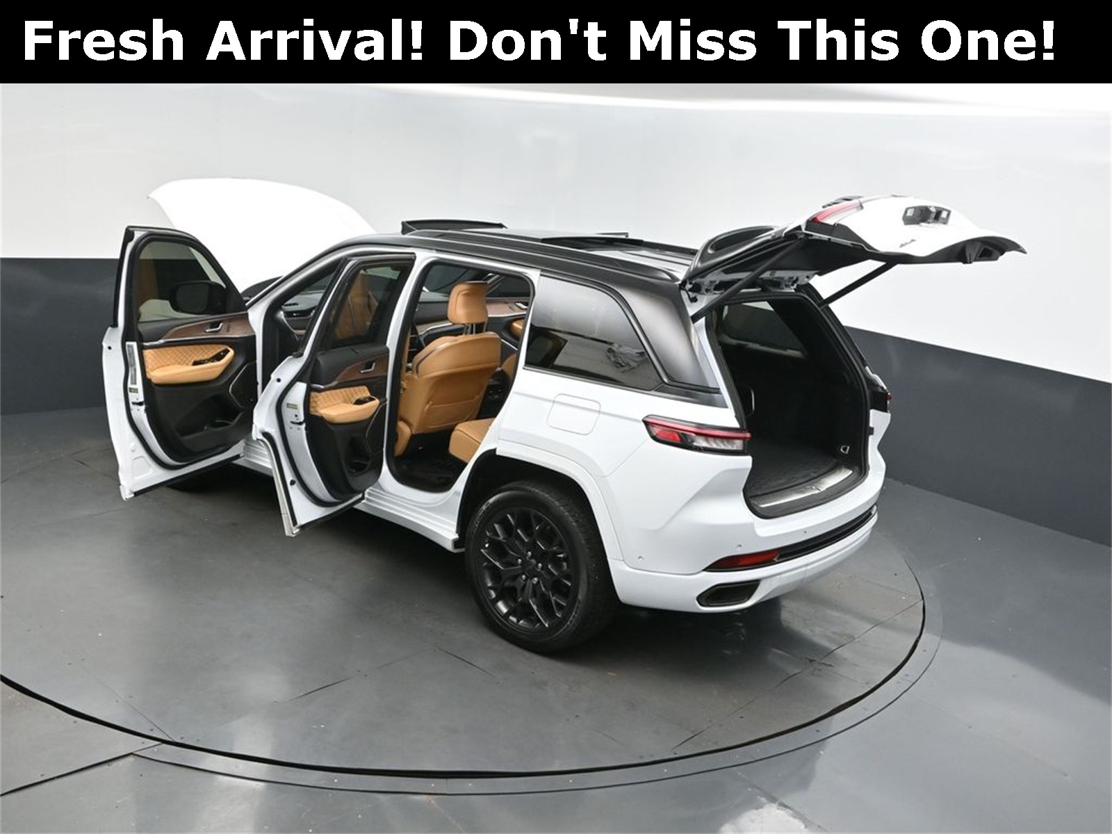 2024 Bright White Clearcoat Jeep Grand Cherokee Summit 4X4 SUV