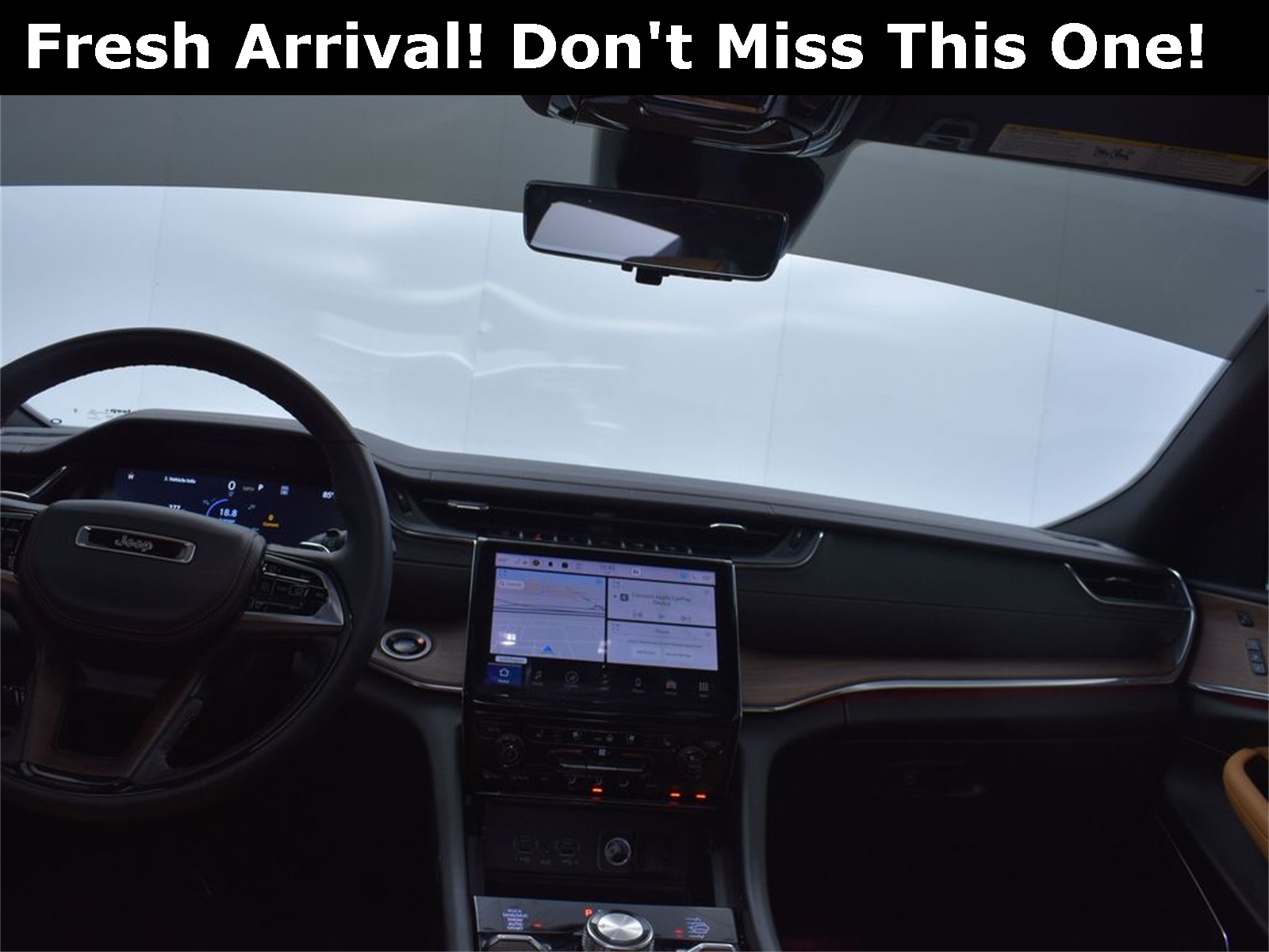 2024 Bright White Clearcoat Jeep Grand Cherokee Summit 4X4 SUV
