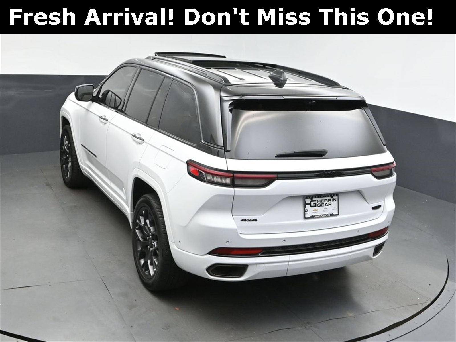 2024 Bright White Clearcoat Jeep Grand Cherokee Summit 4X4 SUV