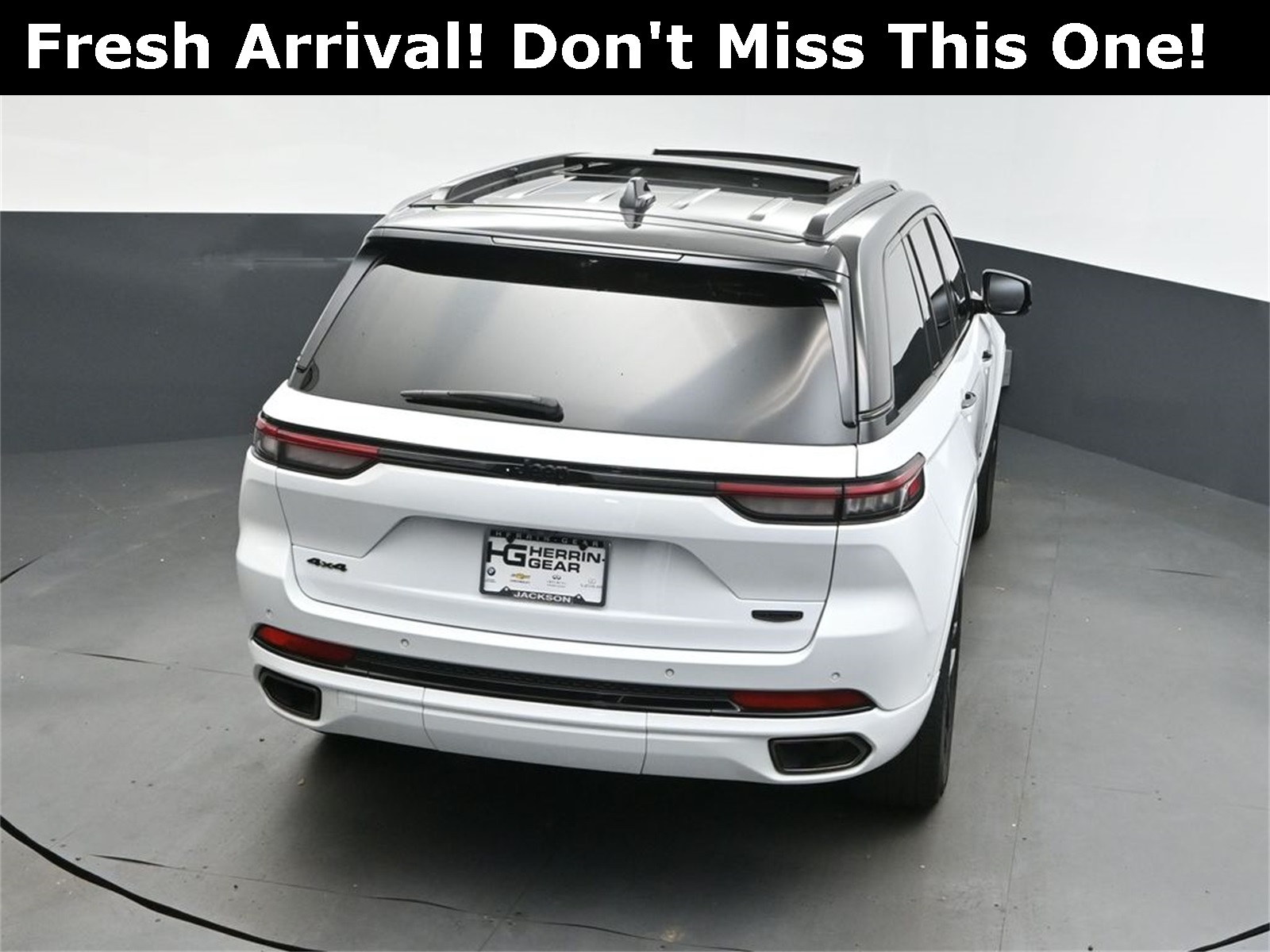 2024 Bright White Clearcoat Jeep Grand Cherokee Summit 4X4 SUV