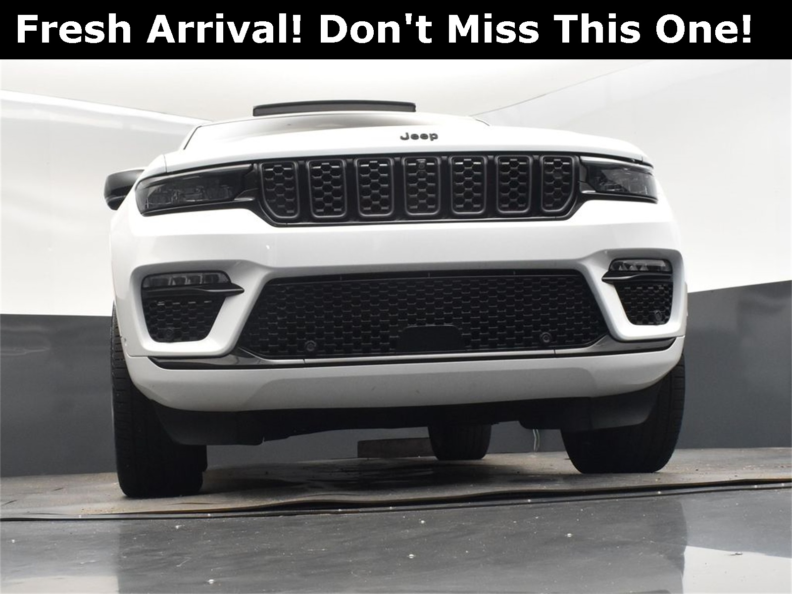2024 Bright White Clearcoat Jeep Grand Cherokee Summit 4X4 SUV