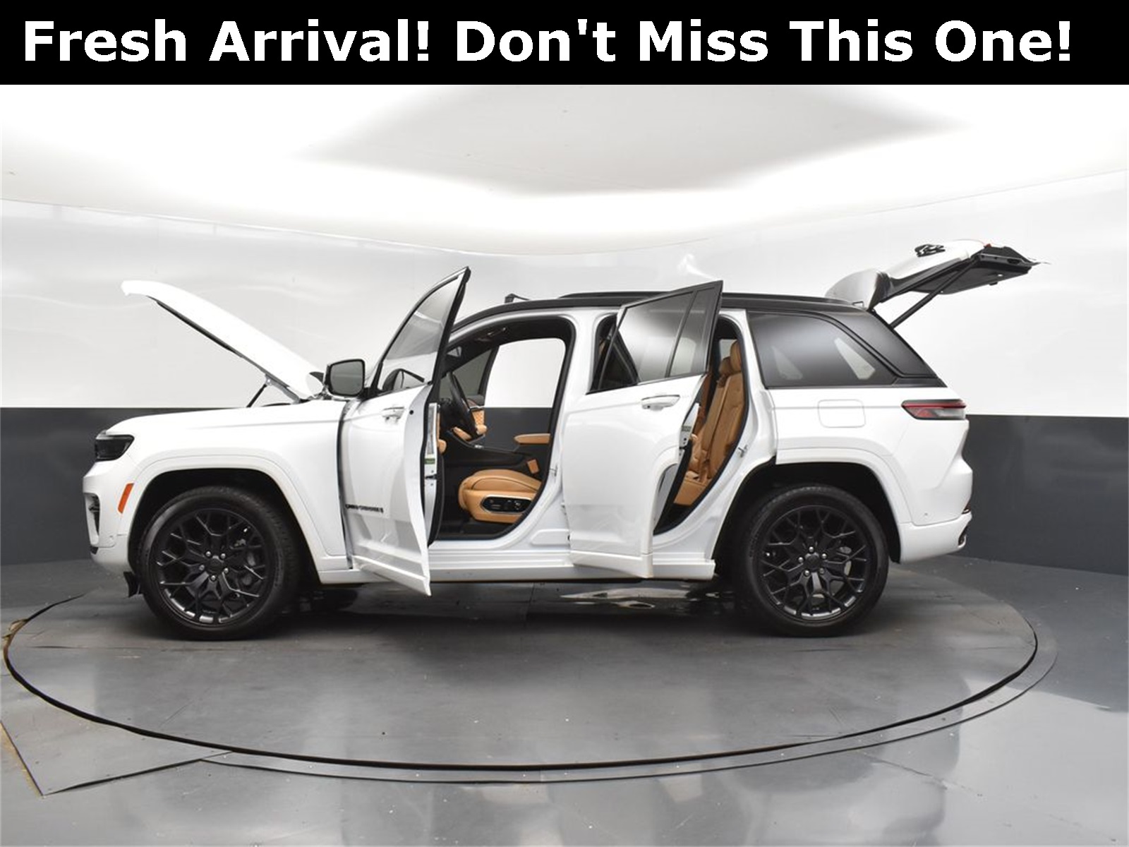 2024 Bright White Clearcoat Jeep Grand Cherokee Summit 4X4 SUV