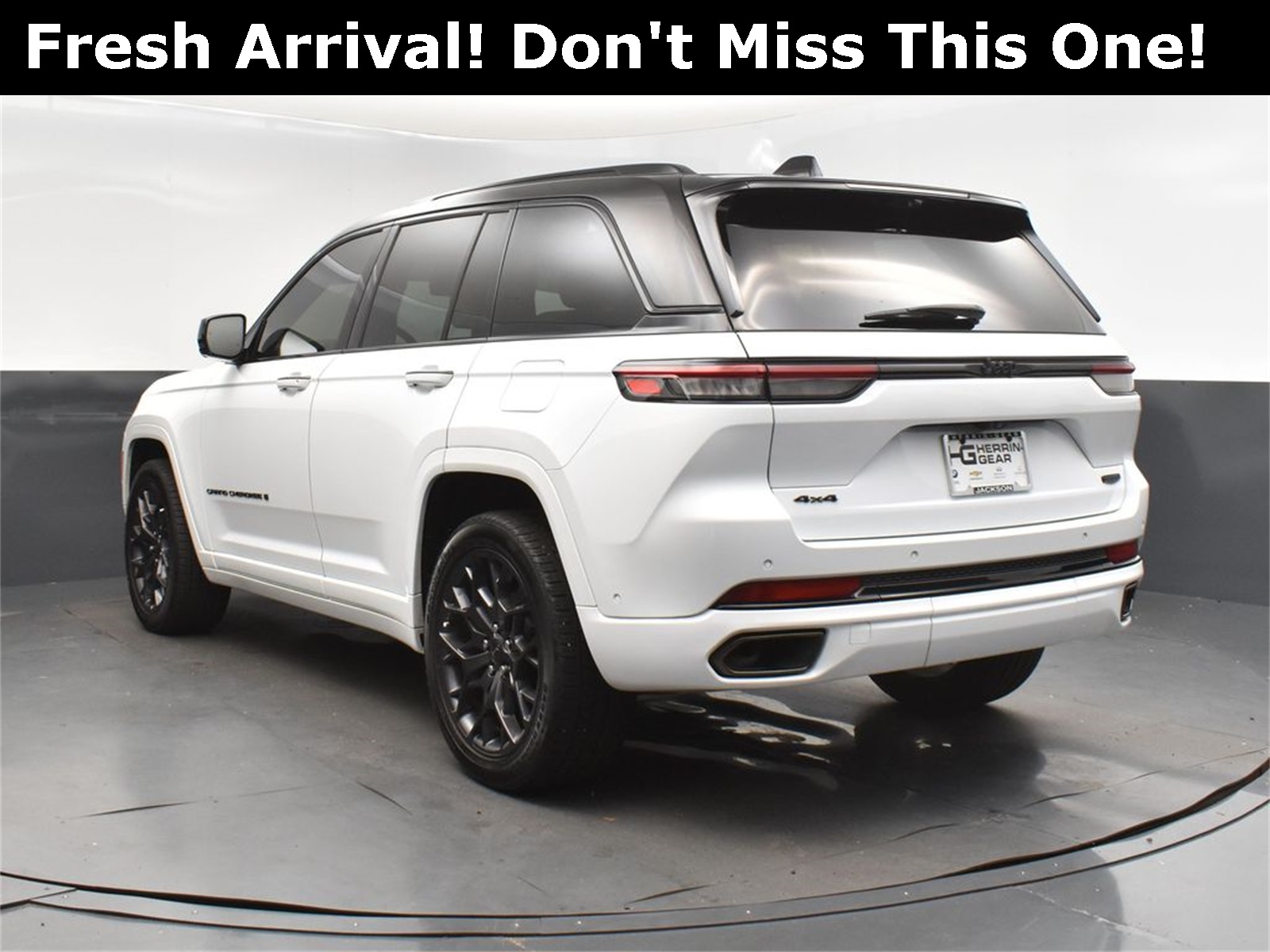 2024 Bright White Clearcoat Jeep Grand Cherokee Summit 4X4 SUV