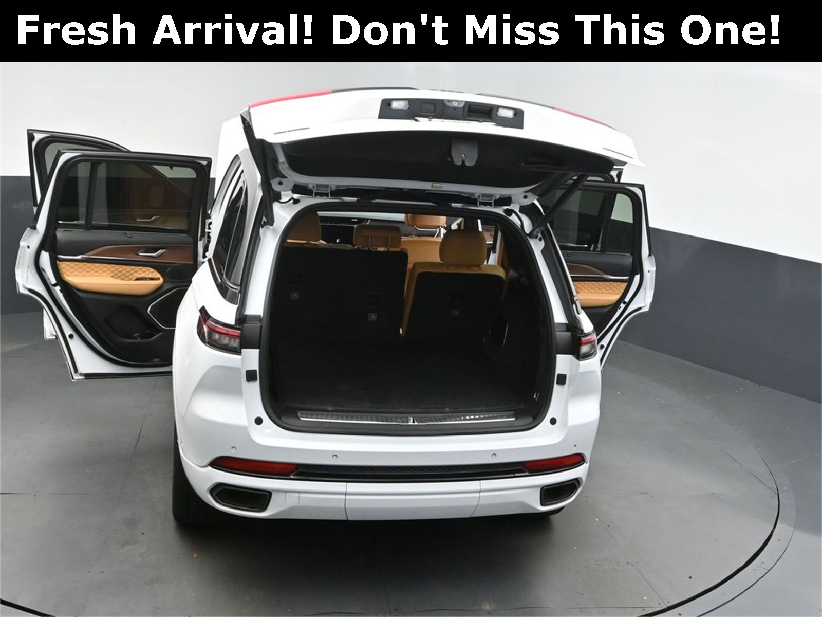 2024 Bright White Clearcoat Jeep Grand Cherokee Summit 4X4 SUV