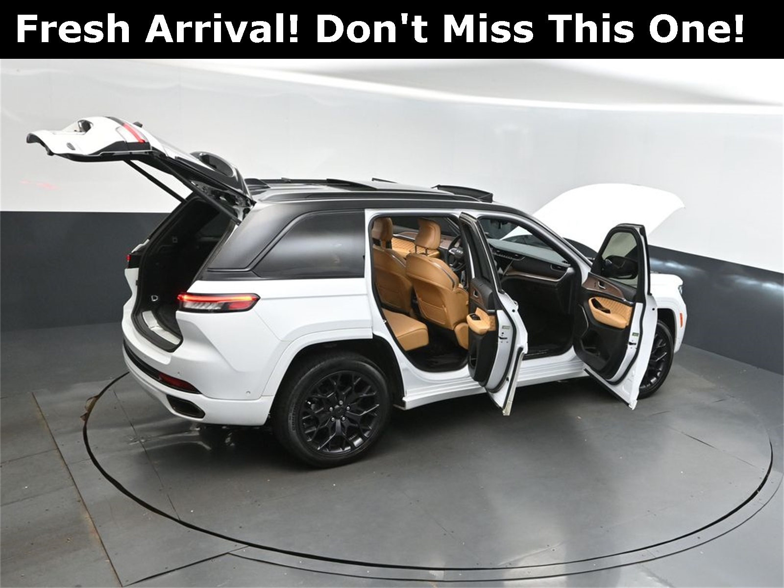2024 Bright White Clearcoat Jeep Grand Cherokee Summit 4X4 SUV