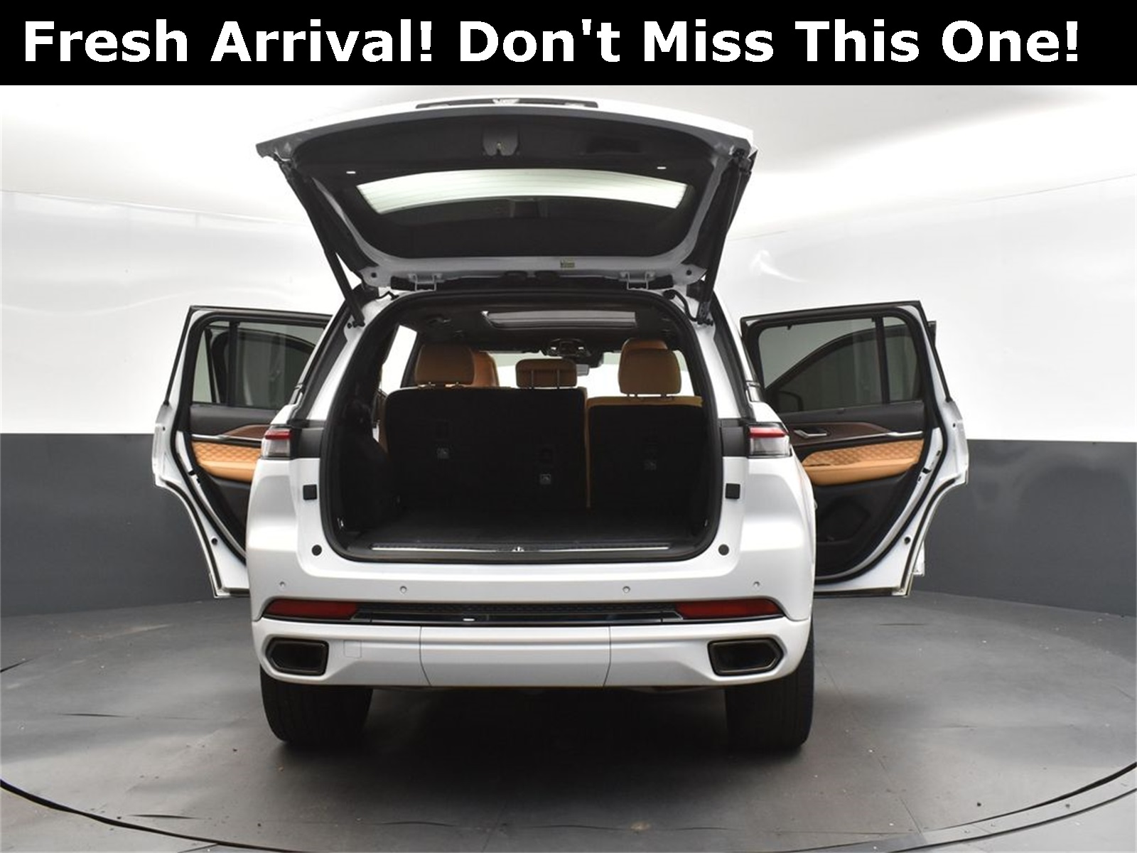 2024 Bright White Clearcoat Jeep Grand Cherokee Summit 4X4 SUV
