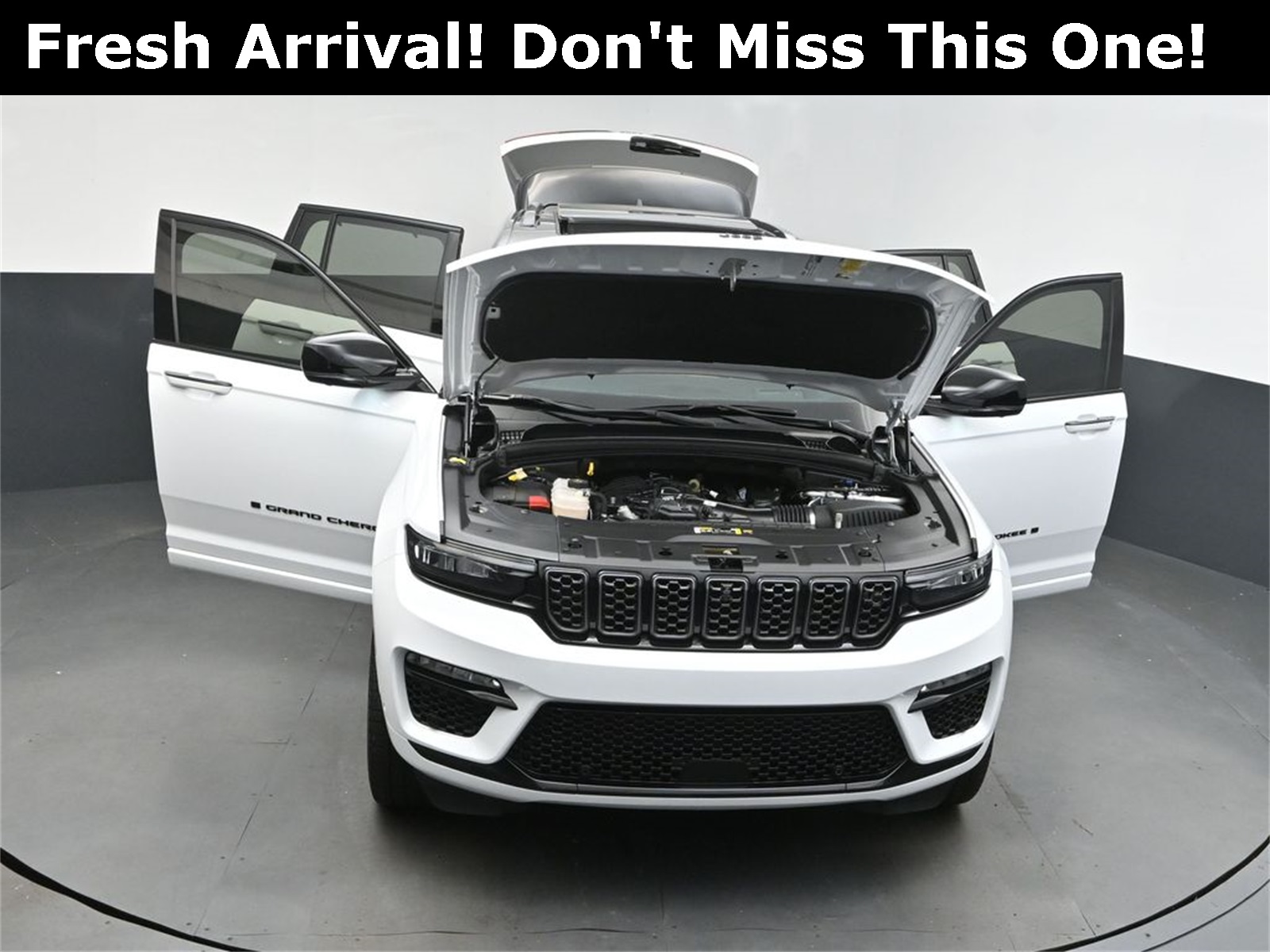 2024 Bright White Clearcoat Jeep Grand Cherokee Summit 4X4 SUV