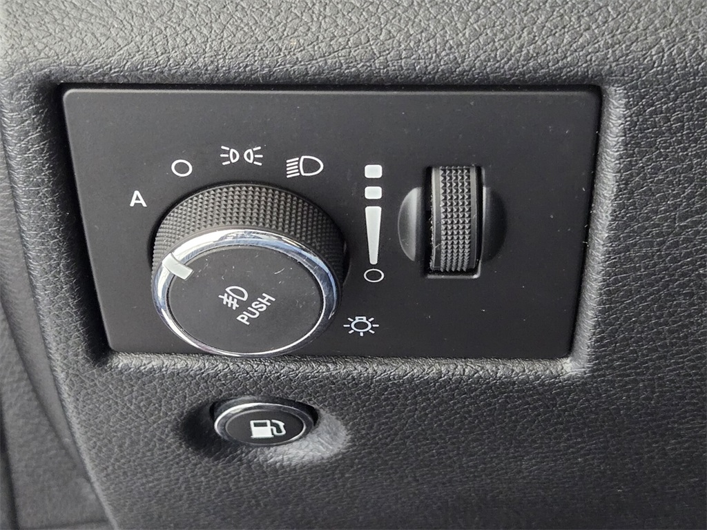 used 2016 Jeep Grand Cherokee car, priced at $16,988