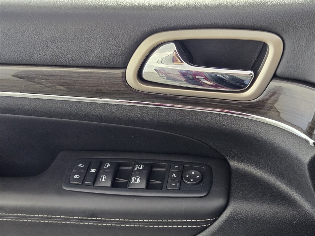 used 2016 Jeep Grand Cherokee car, priced at $16,988