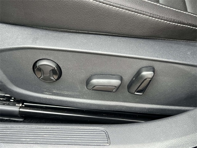 used 2023 Volkswagen Jetta car, priced at $22,154