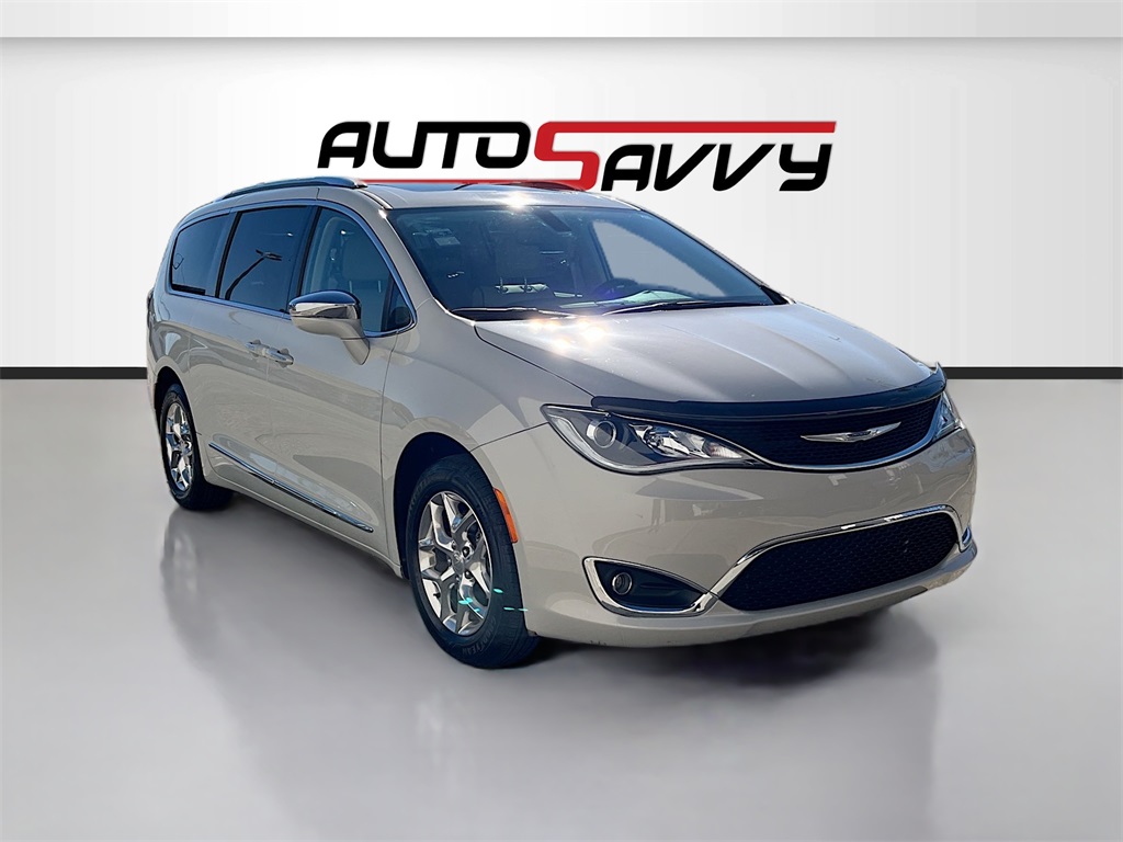 2020 Chrysler Pacifica Limited's photo