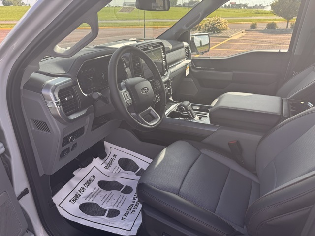 2025 Ford F-150 Lariat photo 9