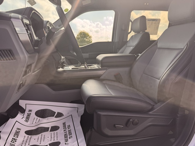 2025 Ford F-150 Lariat photo 10