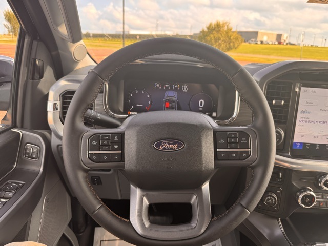 2025 Ford F-150 Lariat photo 12